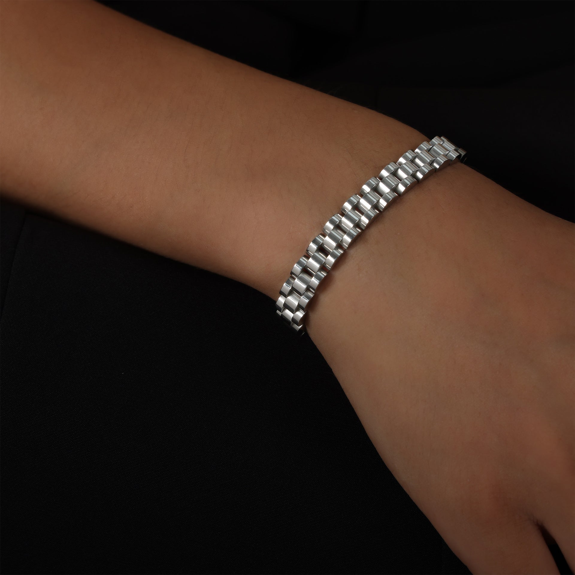New high-end fashion versatile personality niche design titanium steel gold-plated chain texture bracelet jewelry women