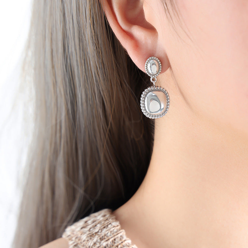 Light luxury non-fading titanium steel electroplated literary and artistic fan earrings retro bread square earrings