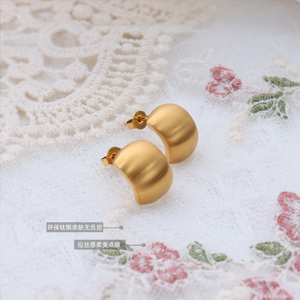Simple retro style fashionable temperament C-shaped titanium steel plated 18K gold women's earrings stud earrings jewelry