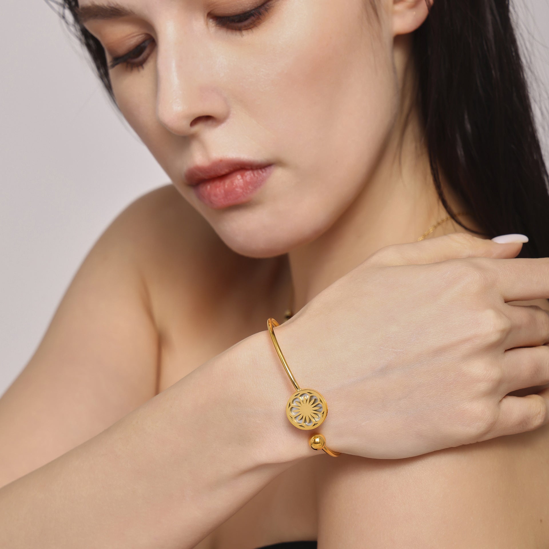 Xiaoju Super Immortal Sea Water Shellfish Elastic Cord Adjusting Opening Bracelet Titanium Steel Jewelry Non-fading 99