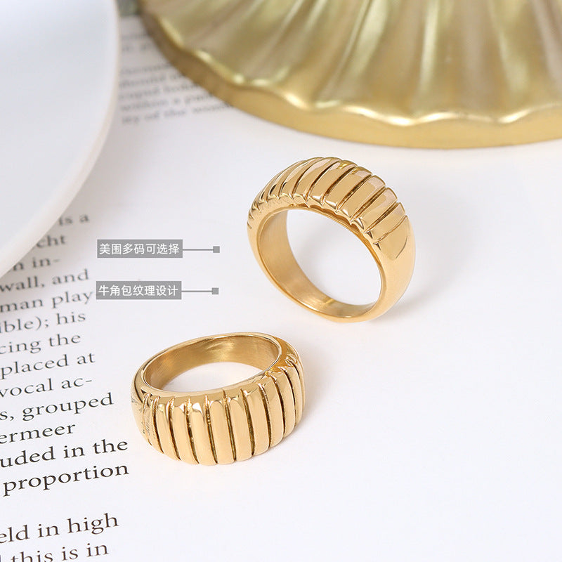 Unique style croissant texture design ring ring ring titanium steel women's plated 18 real gold ring jewelry A253
