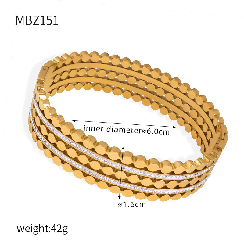 New fashion retro personalized design titanium steel gold-plated diamond-encrusted hollow niche light luxury pattern bracelet jewelry wholesale pp