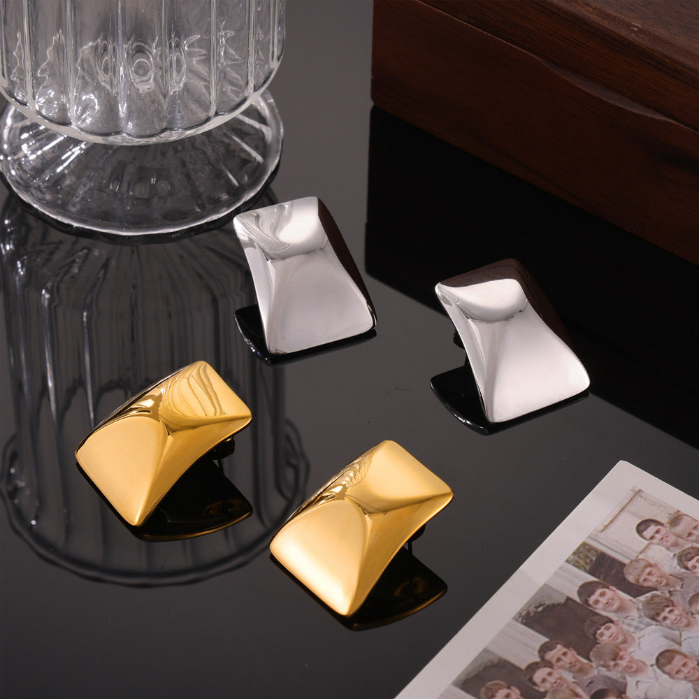 Trend simple retro new 18K gold design sense rectangular earrings women ins wind cold wind titanium steel jewelry