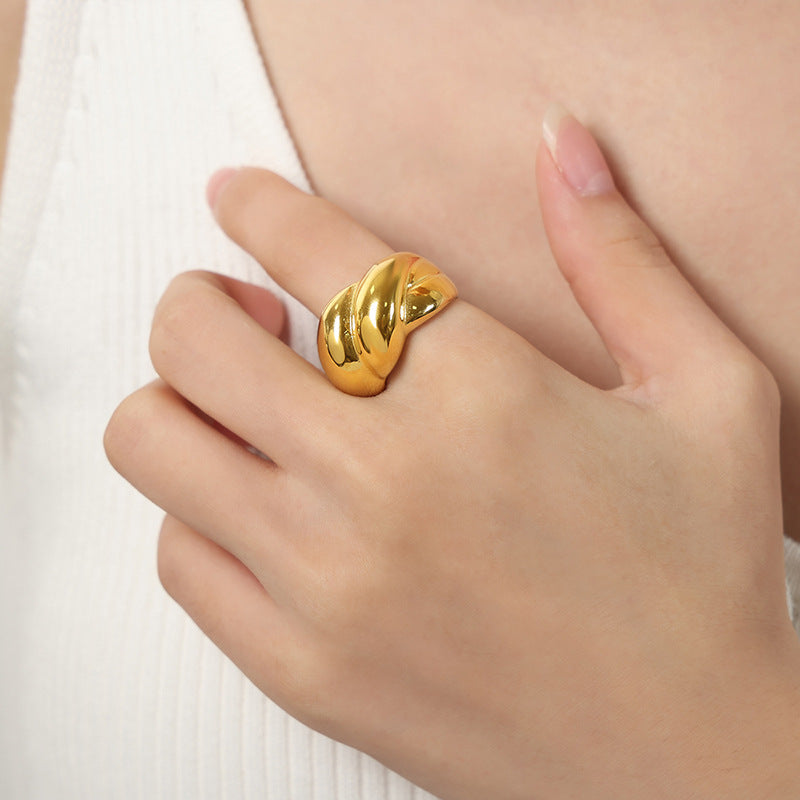 New niche design personality high sense titanium steel gold-plated fashion twist texture ring ring jewelry women