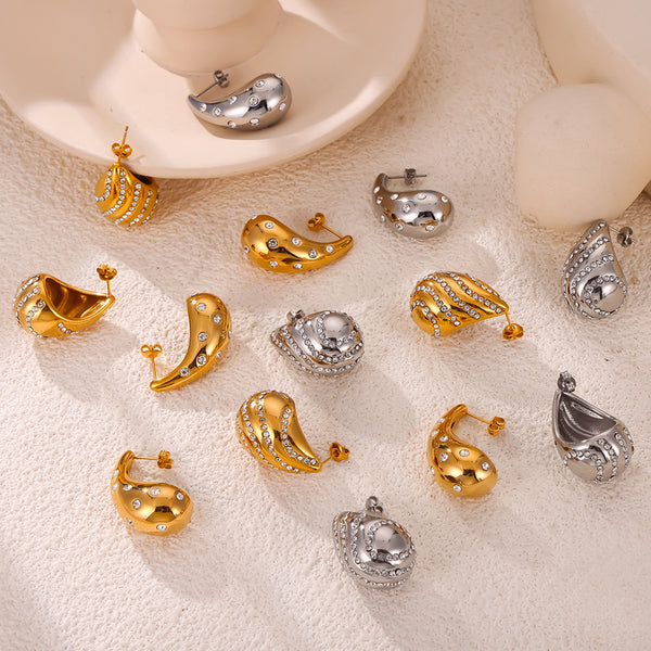 Retro niche light luxury earrings with diamond design feeling, water drop studs, titanium steel gold-plated small fragrant versatile earrings