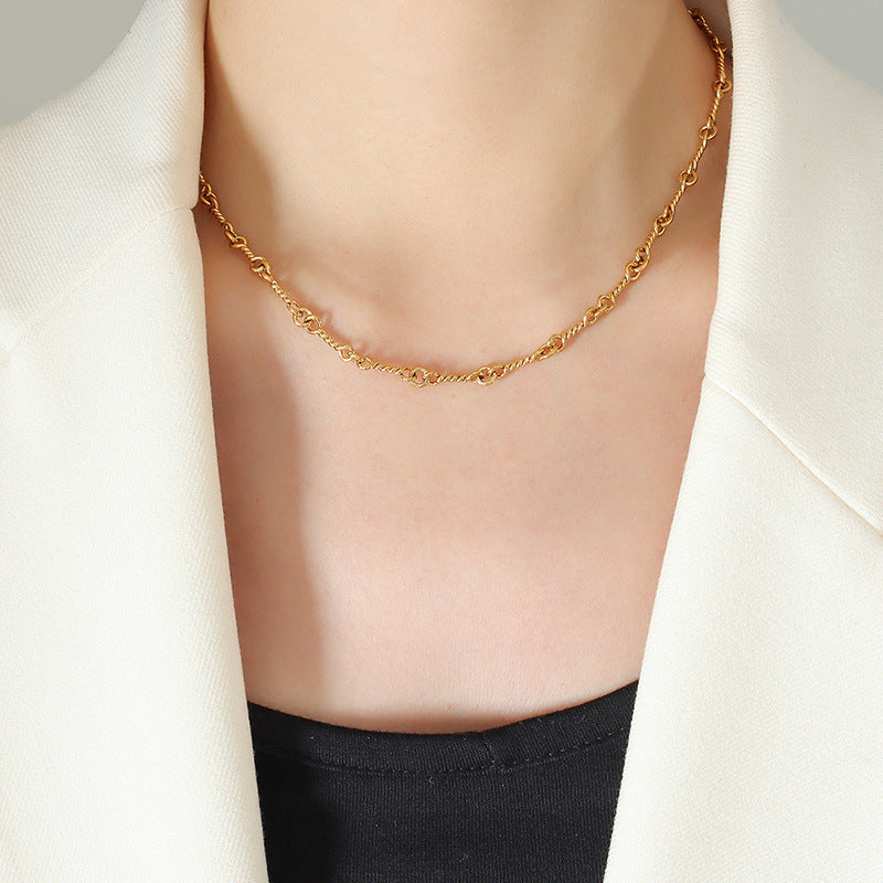 Unique, creative, fashionable and personalized new copper interlocking necklace bracelet jewelry set female 99
