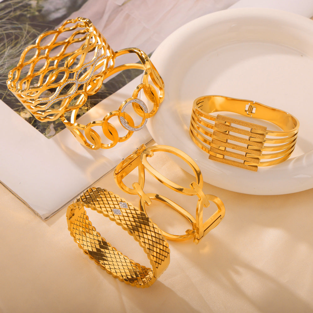 Fashion new cross-border personalized niche design titanium steel gold-plated diamond-encrusted geometric bracelet jewelry