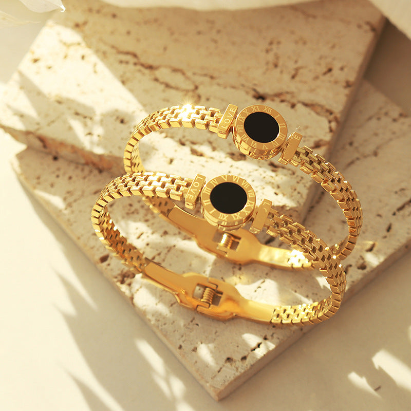 Light luxury fashion personality does not fade niche bracelet design titanium steel plated 18K gold wholesale jewelry women 99
