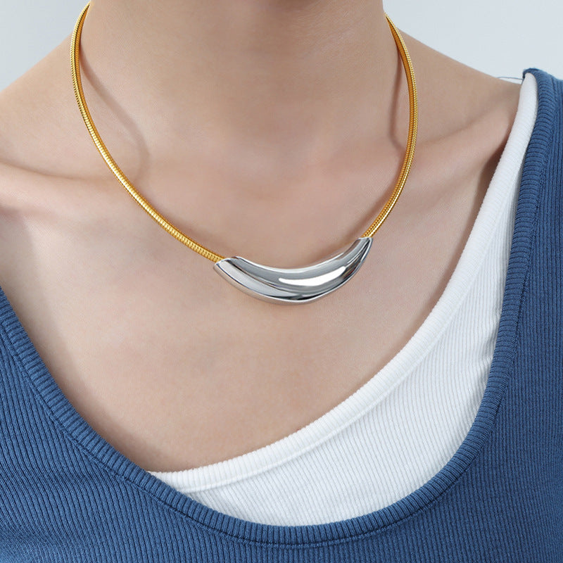 New high-end sense simple light luxury style niche design personalized titanium steel gold-plated jewelry necklace temperament female pp
