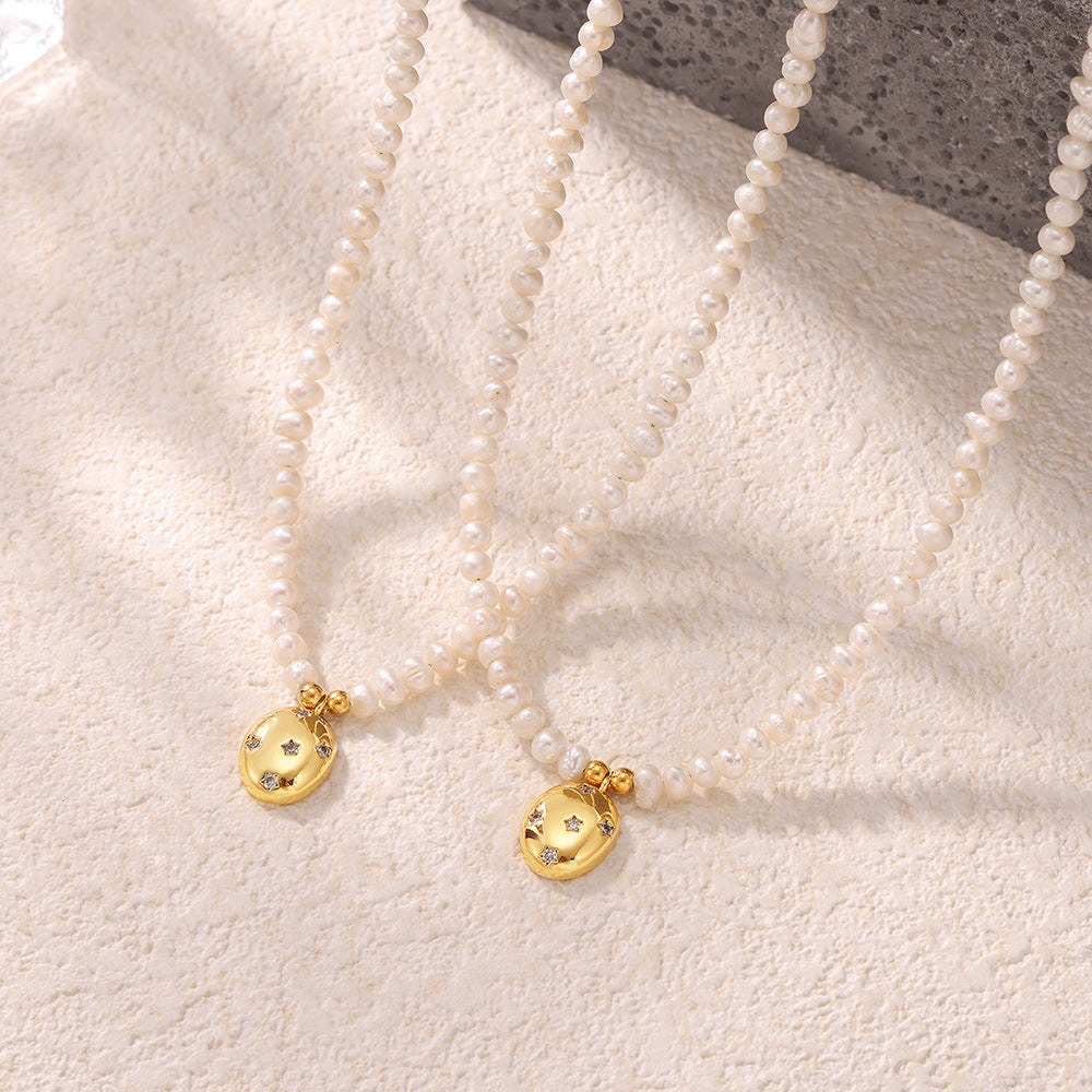 Court style retro geometric pendant, freshwater pearl necklace temperament versatile princess collarbone chain necklace, wholesale by manufacturers