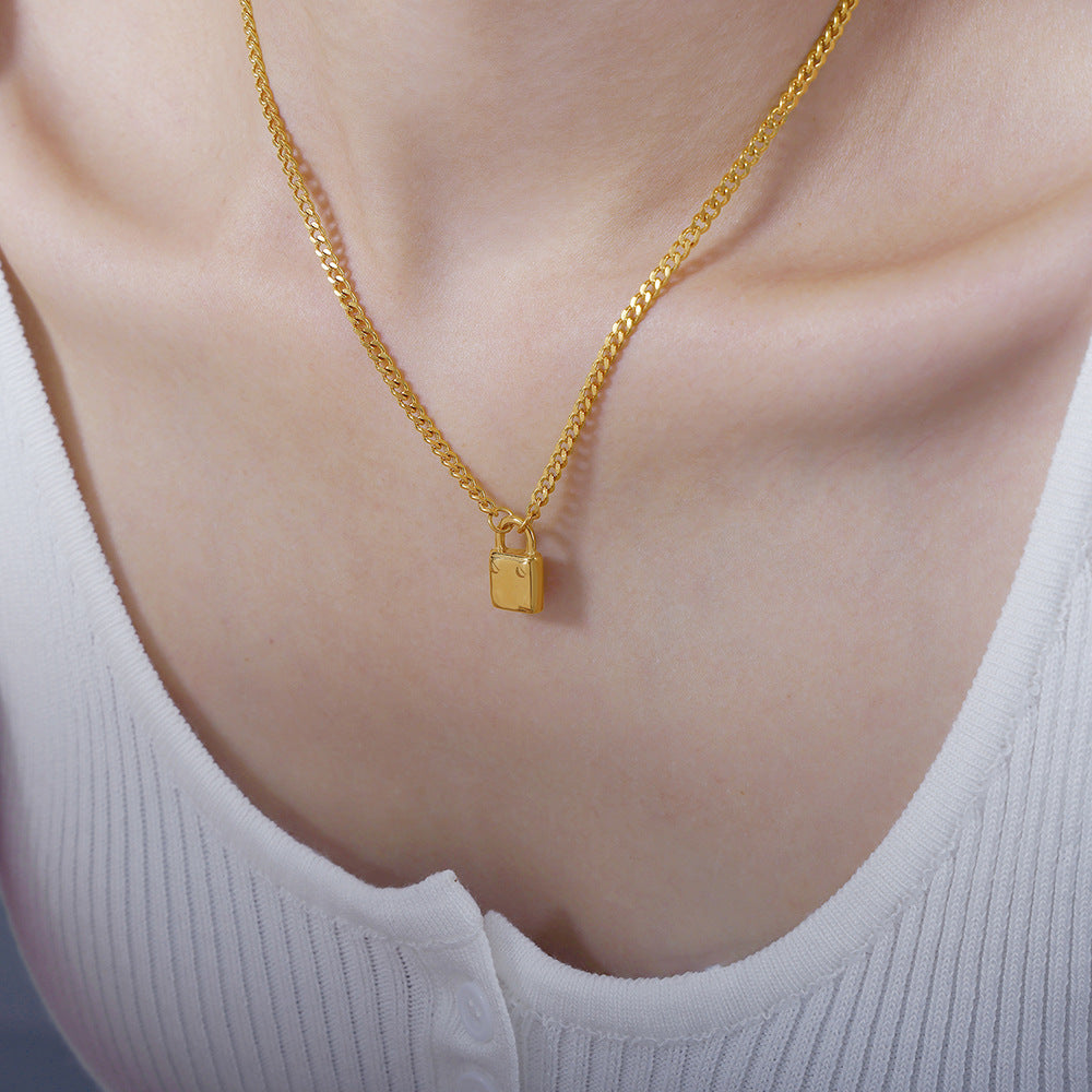 New light luxury high sense versatile clavicle chain titanium steel lock pendant glass rice beads handmade beaded necklace female