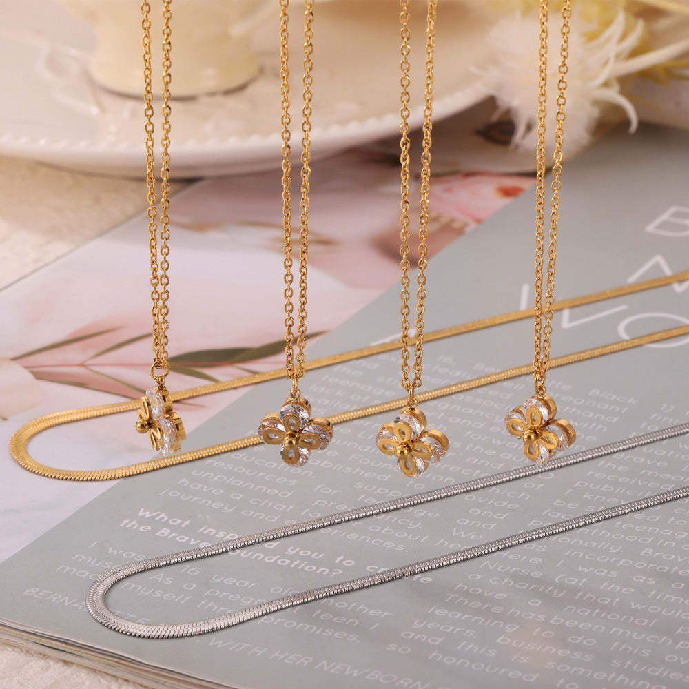 Fashion commuter simple personality versatile blade chain jewelry four-leaf clover inlaid zircon pendant titanium steel gold-plated necklace pp