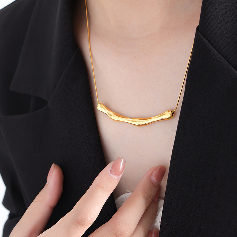 E-commerce popular personality fashion men and women versatile strip irregular pendant cold necklace round snake chain
