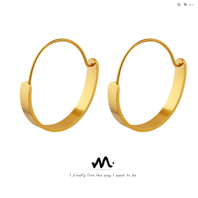 Autumn and winter trendy models, beautiful cold wind, fashionable personalized buckle plain ring earrings, titanium steel gold-plated ear jewelry F32899