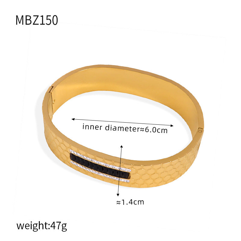 New fashion retro personalized design titanium steel gold-plated diamond-encrusted hollow niche light luxury pattern bracelet jewelry wholesale pp
