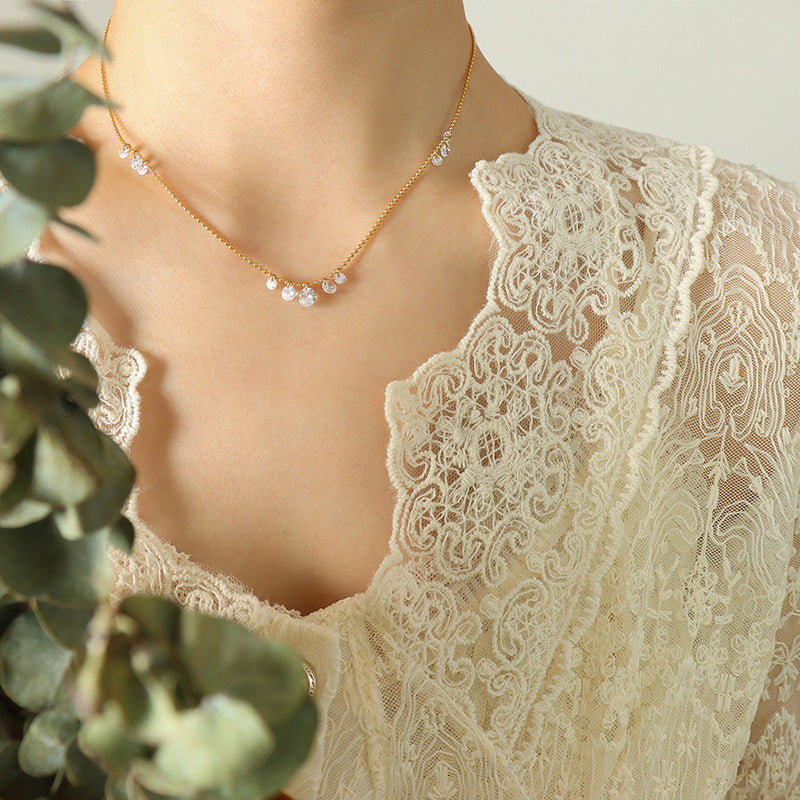 Cold wind retro temperament bright zircon pendant necklace women's personality fashion collarbone chain jewelry