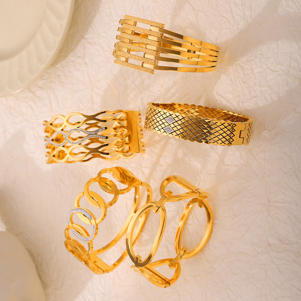 Fashion new cross-border personalized niche design titanium steel gold-plated diamond-encrusted geometric bracelet jewelry