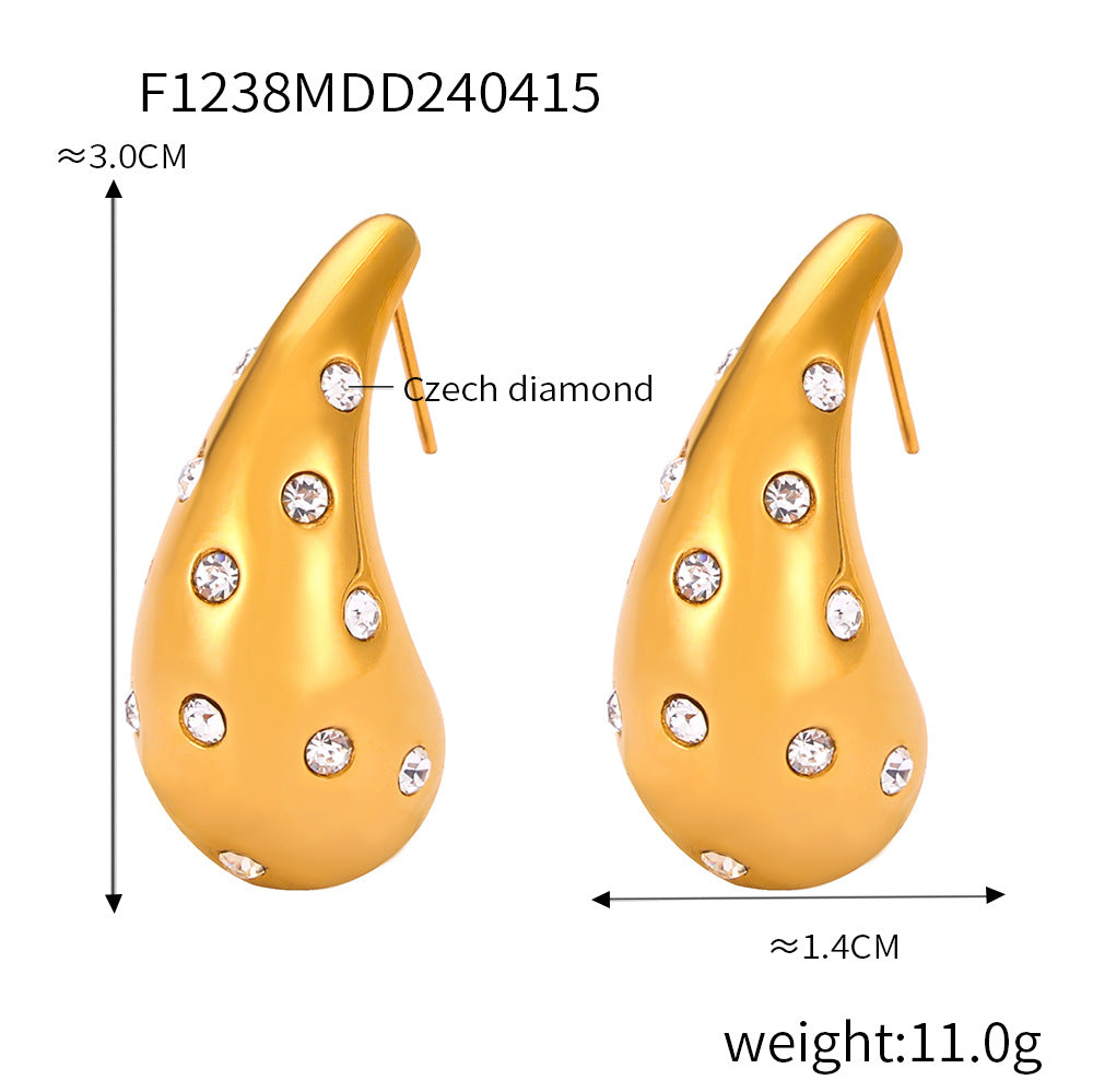 Retro niche light luxury earrings with diamond design feeling, water drop studs, titanium steel gold-plated small fragrant versatile earrings