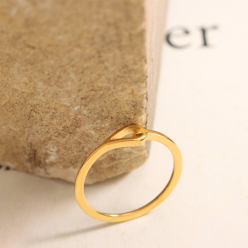 Small and exquisite plain ring, versatile and meticulous hollow love ring, titanium steel plated 18K gold ring, girlfriend same ring pp