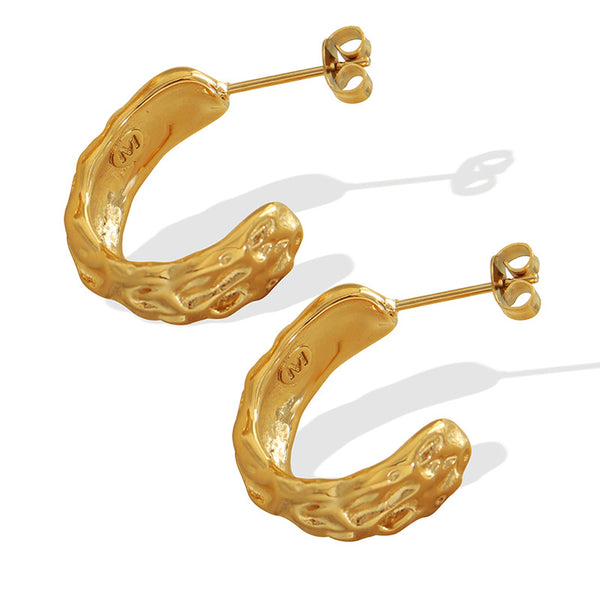 Retro personality elegant wind heavy industry forged C-shaped earrings titanium steel plated 18K gold hot-selling earrings accessories
