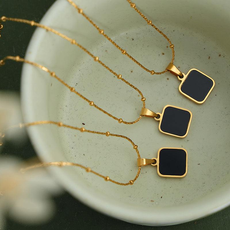 New fashion retro light luxury high sense niche square pendant collarbone chain personalized design titanium steel jewelry pp