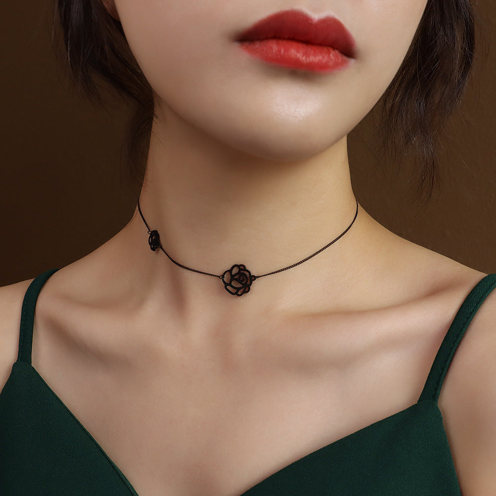 MARKA simple temperament clavicle black rose clavicle necklace small skirt necklace titanium steel plated 18K gold
