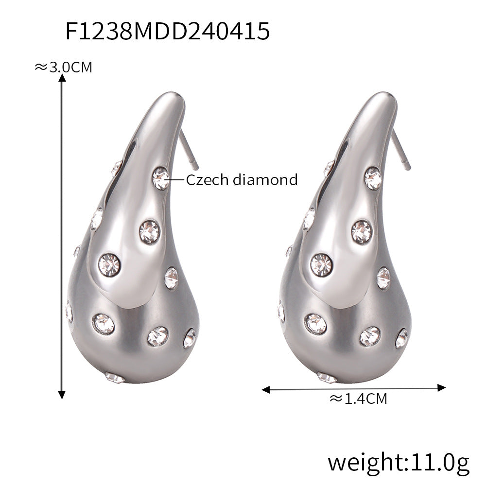 Retro niche light luxury earrings with diamond design feeling, water drop studs, titanium steel gold-plated small fragrant versatile earrings