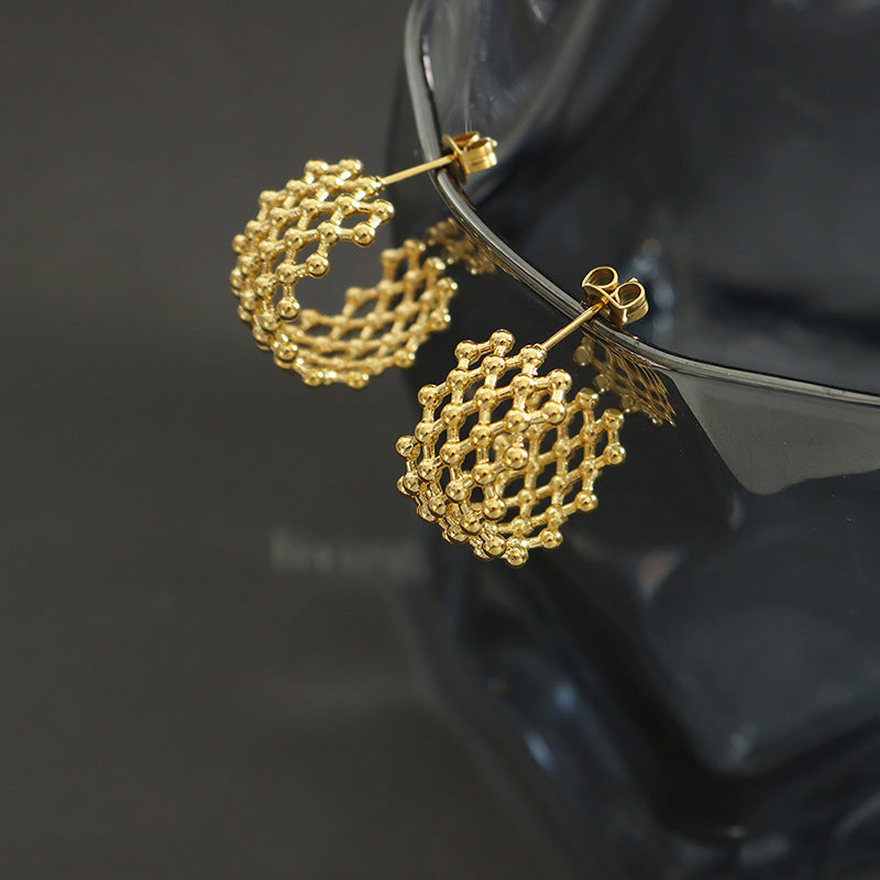 Titanium steel small gold beads splicing mesh C-shaped earrings niche design sense plated 18K gold stud earrings ear jewelry pp