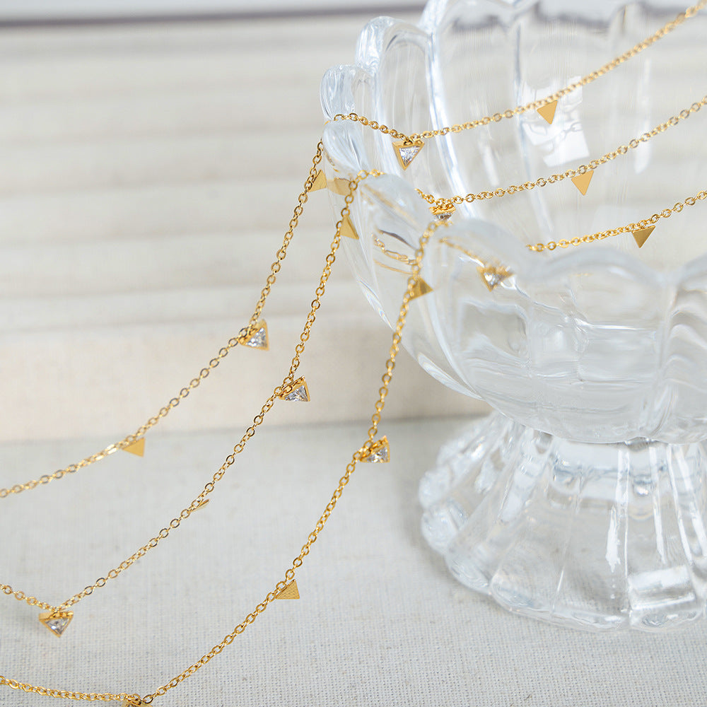 New simple light luxury niche personality triangular diamond collarbone chain versatile titanium steel plated 18K gold necklace female pp