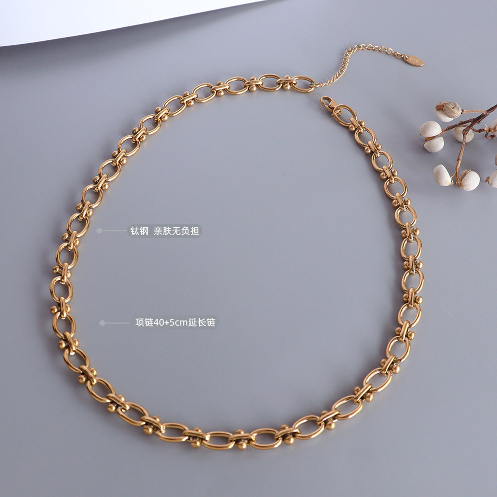 Marka European and American collarbone chain i cold wind neck chain chain splicing versatile necklace titanium steel 18K gold