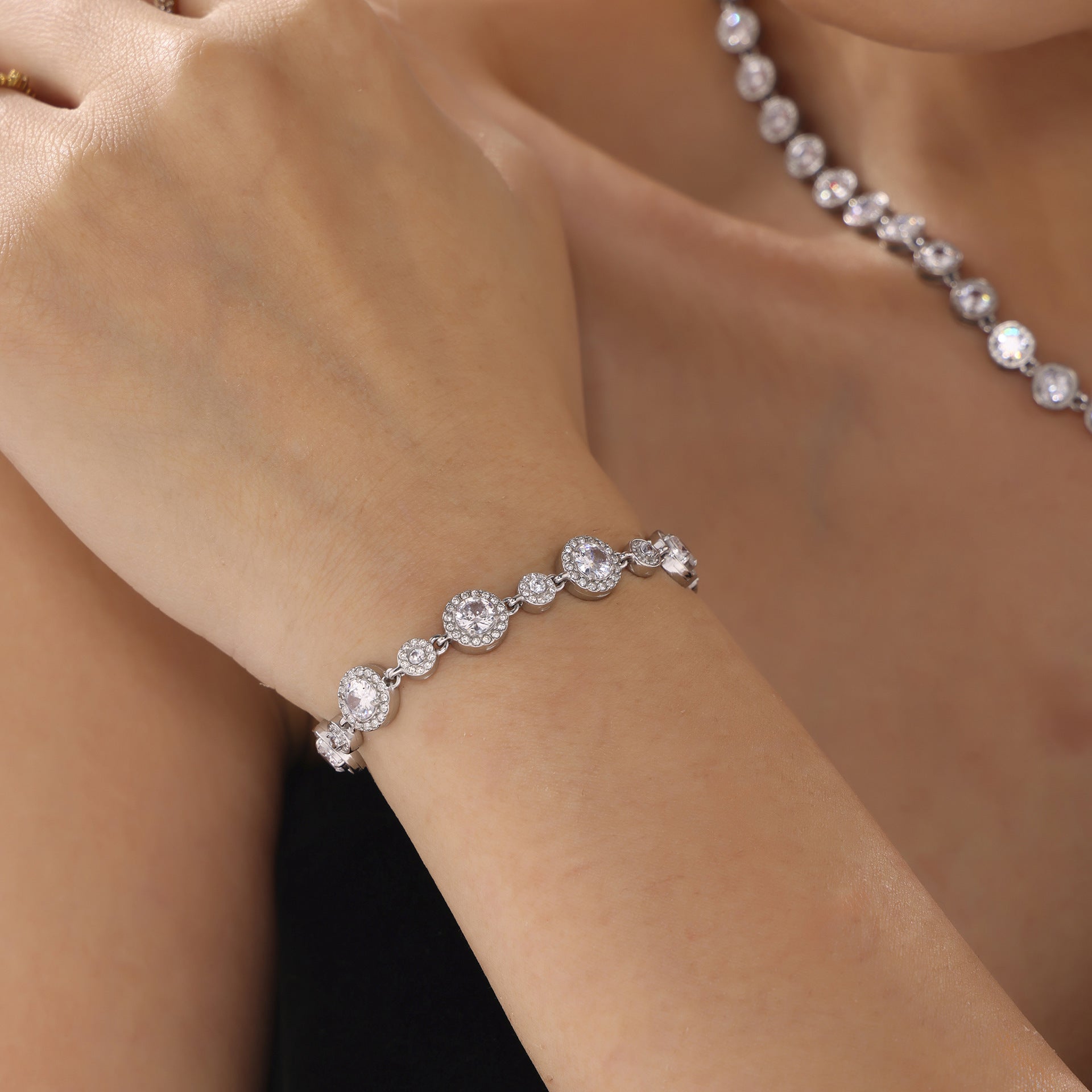Stainless steel crystal zircon bracelet women's hand-inlaid gypsy star PVD plated 18K real gold original design