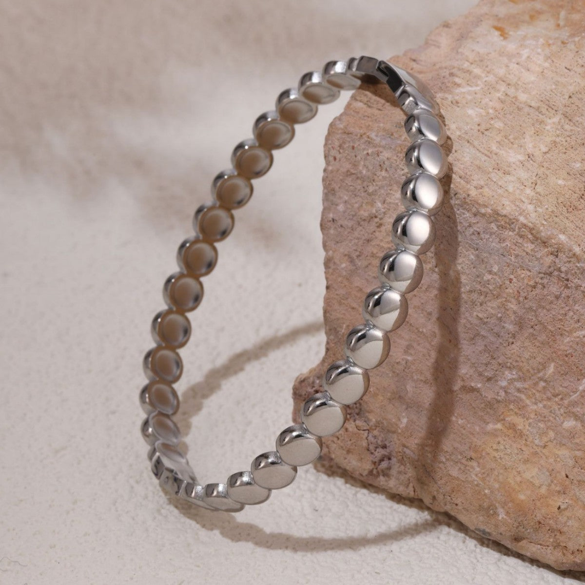 Golden bean dot buckle bracelet titanium steel electroplated 18K real gold does not fade spot factory wholesale