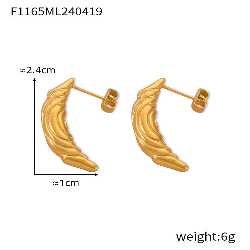 Retro niche personality temperament jewelry geometric engraving texture design titanium steel gold-plated C-shaped earrings