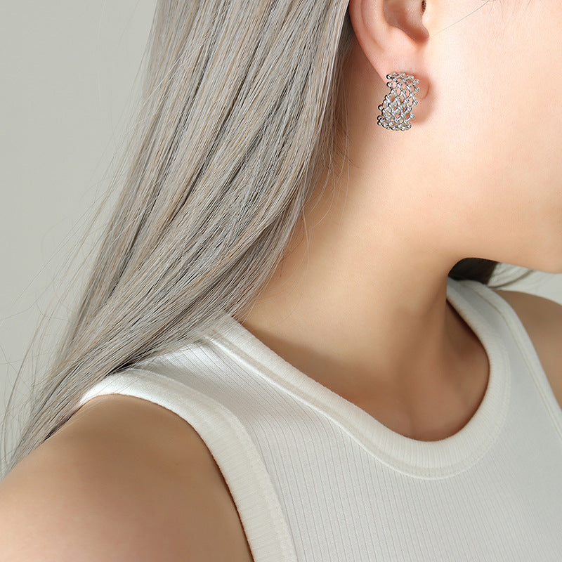 Titanium steel small gold beads splicing mesh C-shaped earrings niche design sense plated 18K gold stud earrings ear jewelry pp