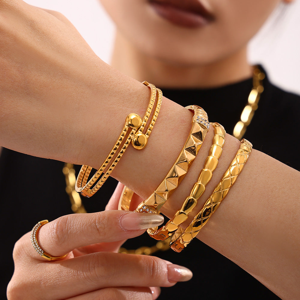 Titanium steel bracelet light luxury PVD electroplating 18K real gold European and American trend Bracelet bracelet combination spot