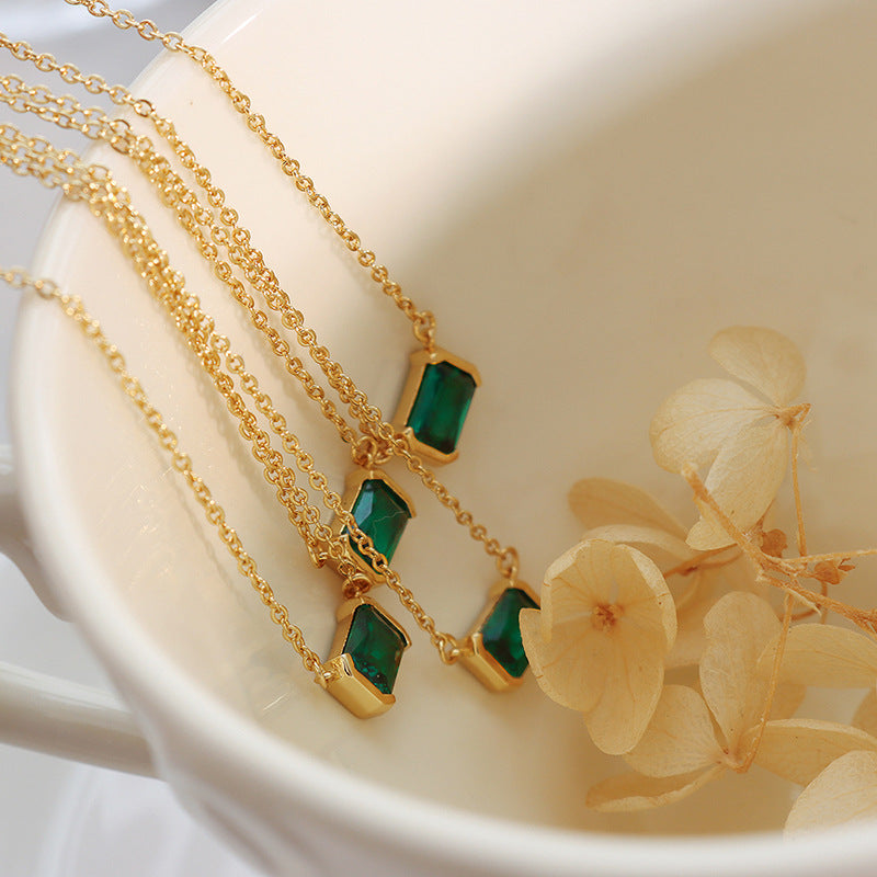 Neutral style retro non-fading light luxury jewelry niche design square copper pendant inlaid with green zircon necklace