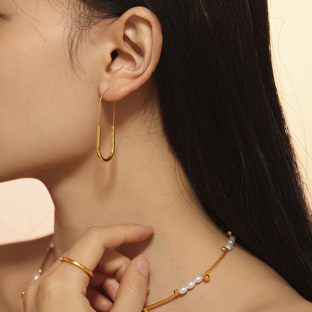 Cold wind new earrings gold paperclip ear hooks personalized simple titanium steel plated 18k real gold earrings