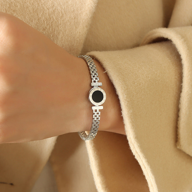 Light luxury fashion personality does not fade niche bracelet design titanium steel plated 18K gold wholesale jewelry women 99