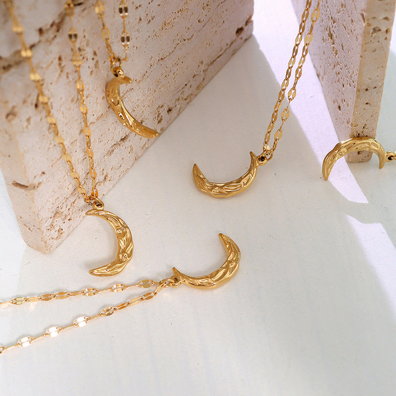 Cold wind chocker light luxury beating moon necklace, titanium steel plated 18K gold collarbone women's neck chain