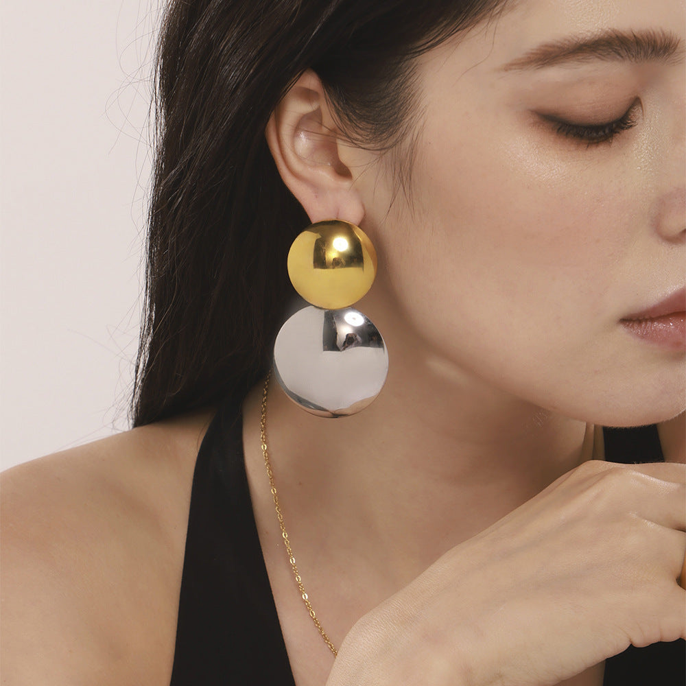 Gold stud earrings color matching Titanium steel smooth texture disc exaggerated design earrings do not fade fashionable earrings 99