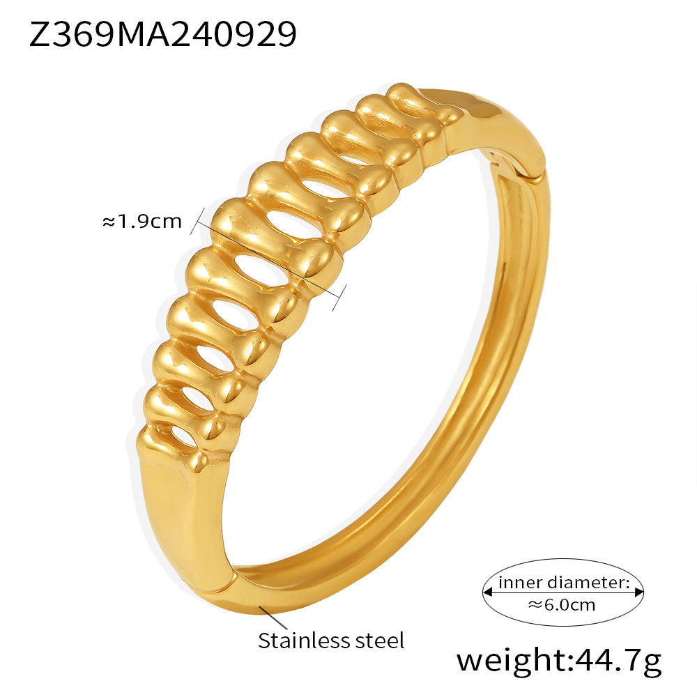 Cold wind fish bone pattern hollow bracelet, fashionable European and American stainless steel gold-plated non-fading bracelet spot wholesale