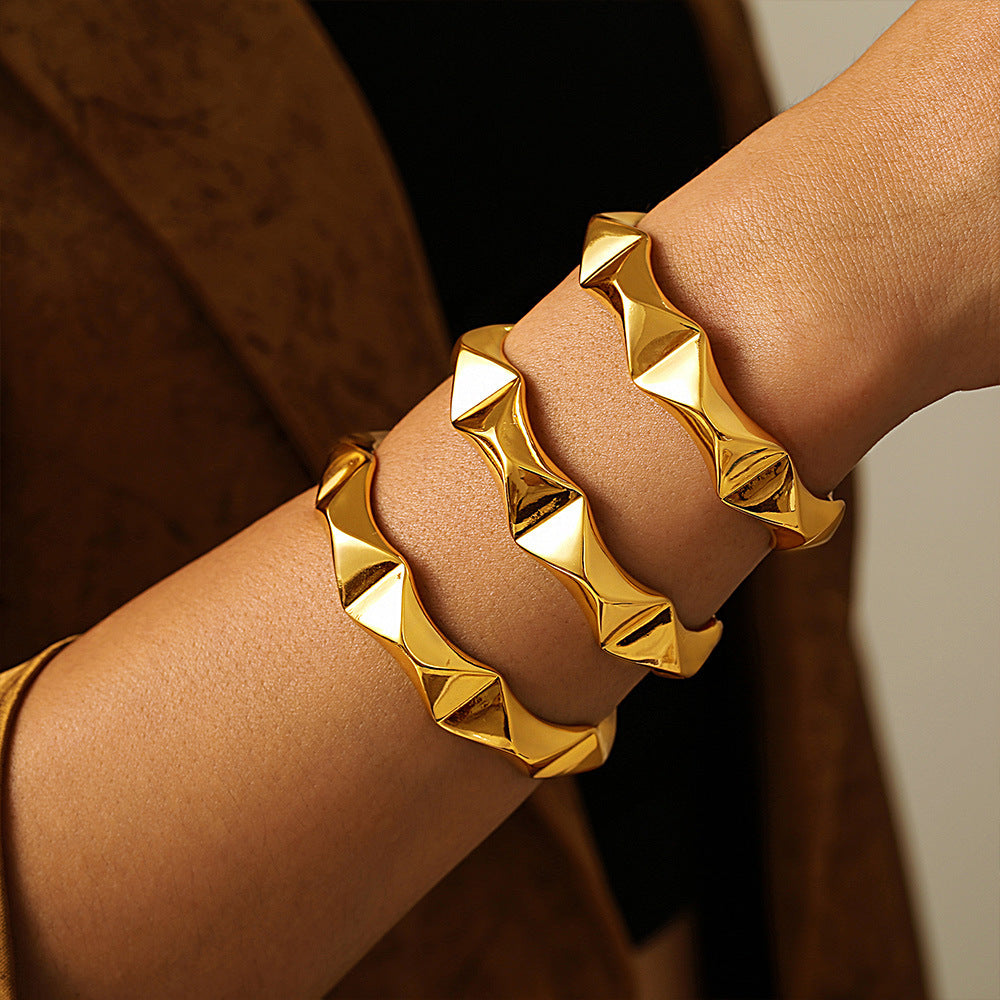 Hot-selling retro geometric concave-convex bracelet opening adjustable simple bracelet copper material water-plated 18K gold