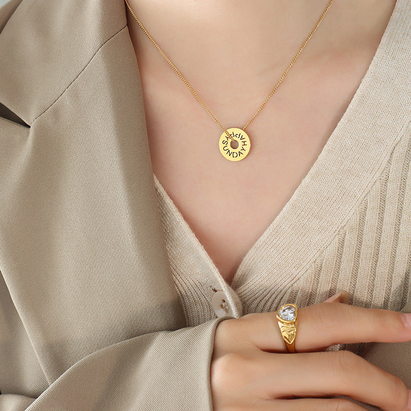 Wind English Hollow Round Brand Pendant Necklace Women's Clavicle Neck Chain Titanium Steel Plated 18k Gold P950pp