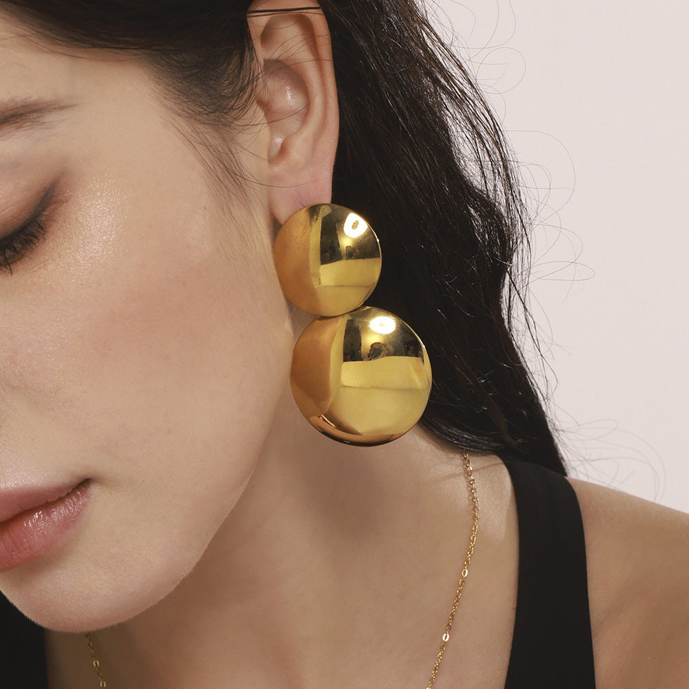 Gold stud earrings color matching Titanium steel smooth texture disc exaggerated design earrings do not fade fashionable earrings 99