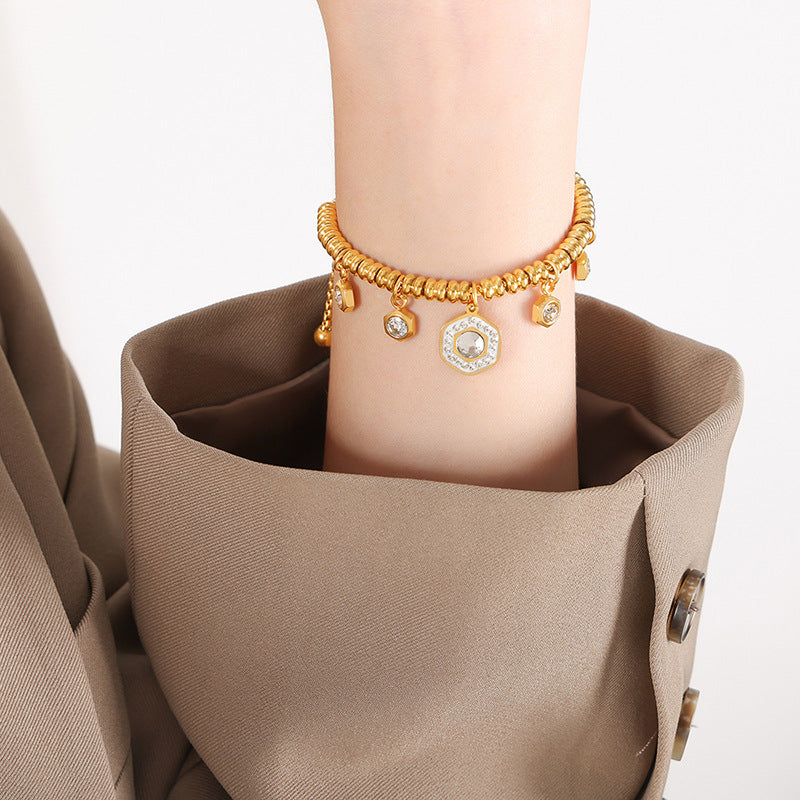 Titanium steel electroplated 18k gold non-fading pendant bracelet female, new retro heart-shaped pendant bracelet wholesale pp