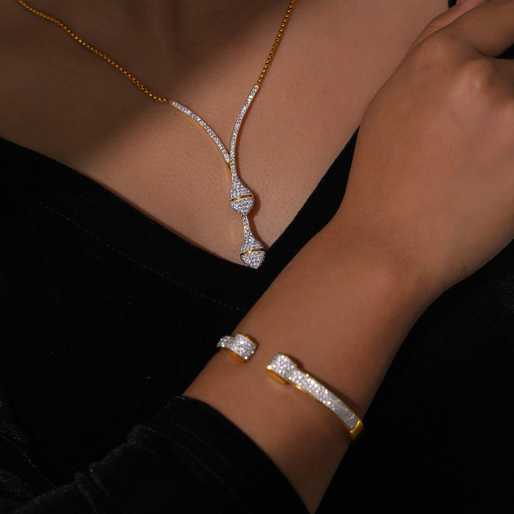 Hepburn style temperament elegant light luxury style niche jewelry gypsy star diamond-set design titanium steel gold-plated jewelry set