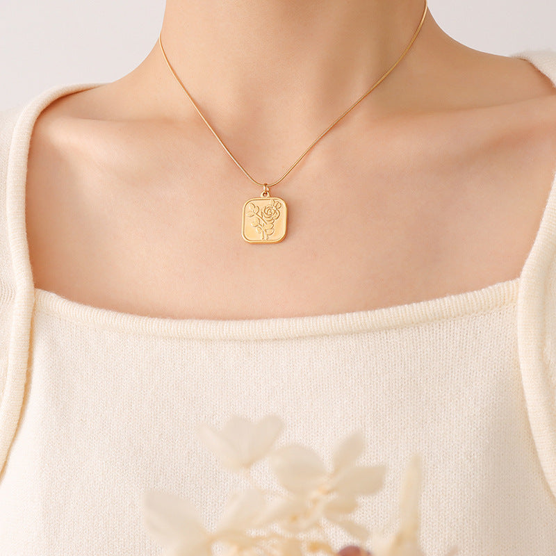 Cold wind rose pendant necklace titanium steel plated 18K real gold, fashionable light luxury chocker neck chain pp