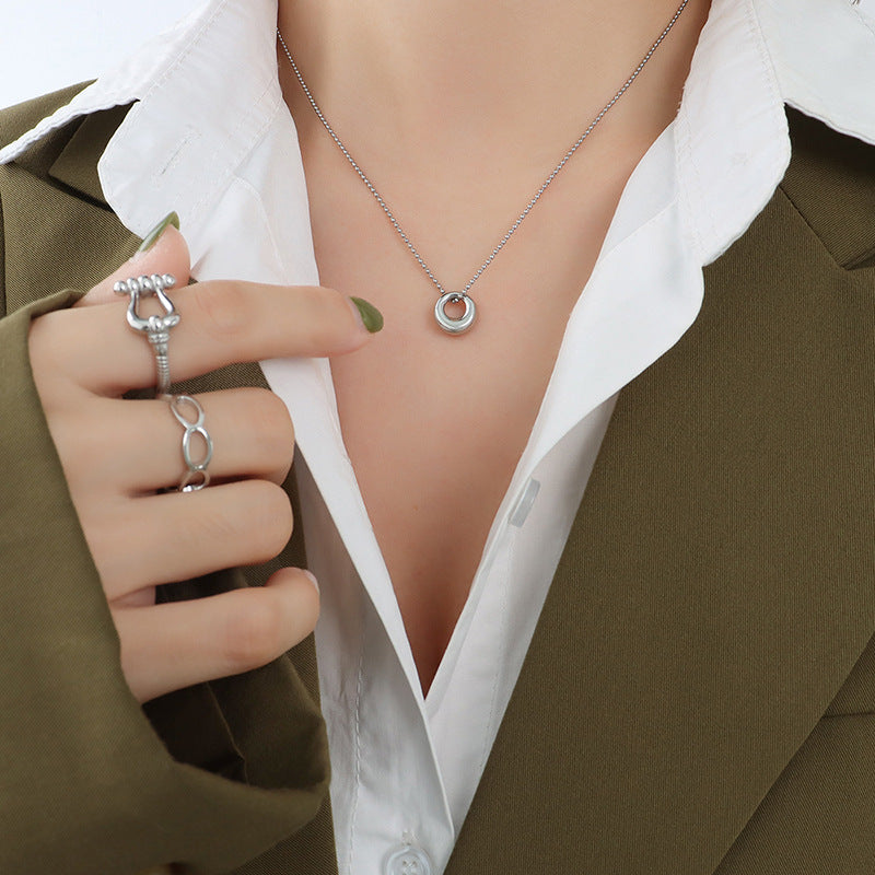 Cold Wind Niche Fashion Oval Pendant Titanium Steel Necklace Plated 18K Real Gold Simple Jewelry P097pp
