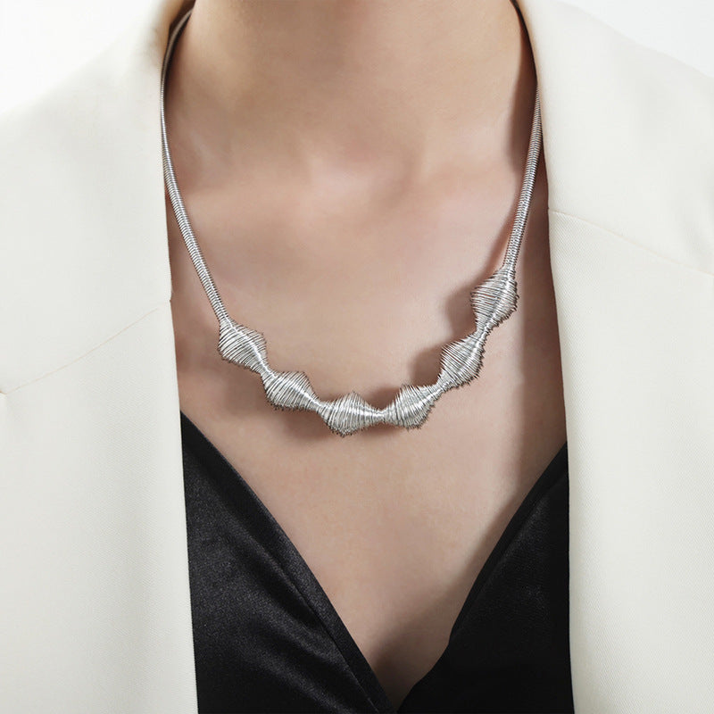 New high-end fashion personalized design retro temperament titanium steel gold-plated pendant necklace jewelry female pp
