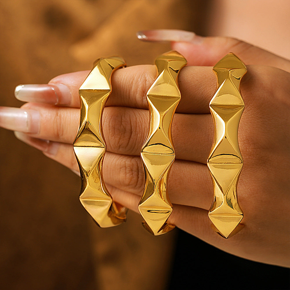 Hot-selling retro geometric concave-convex bracelet opening adjustable simple bracelet copper material water-plated 18K gold